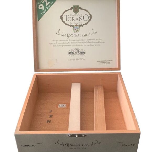 Pre Owned Carlos Torano Exodus 1959 Silver Edition Cigar Box Torpedo - Picture 12 of 16